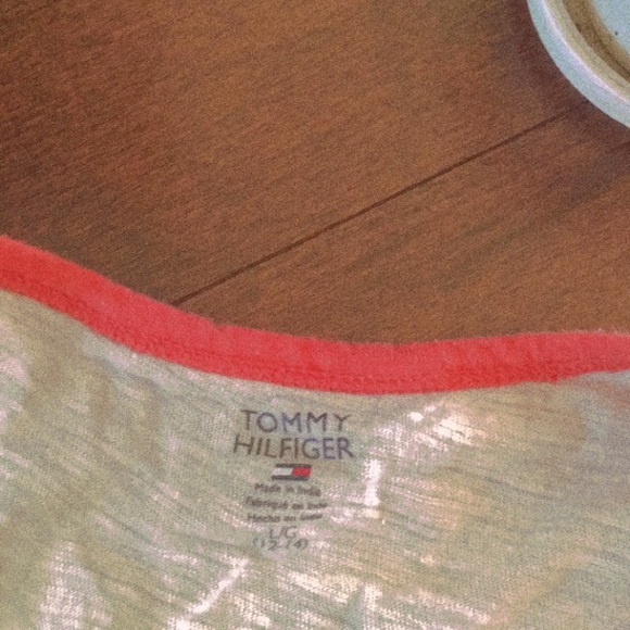 Vintage Tommy Hilfiger T-shirt - Picture 4 of 4
